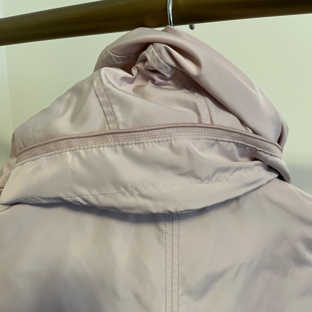 Michael Kors Dusty Pale Pink Raincoat Jacket Windbreaker. Size medium. - Picture 9 of 12